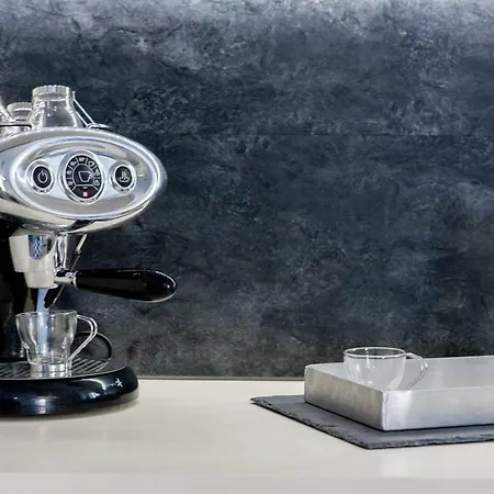 Апартаменты Chessboard Decor House