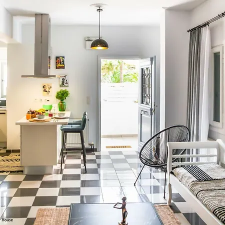 Апартаменты Chessboard Decor House *